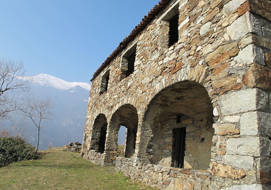 Valle di Mosso. Santuario del Mazzucco dal Santuario della Brughiera